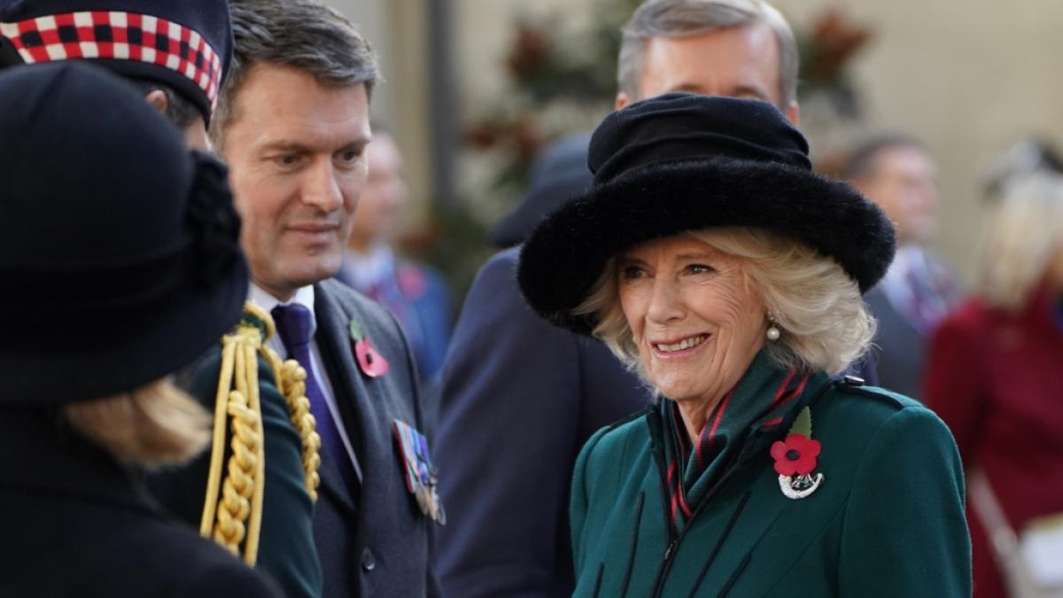 Herzogin Camilla trifft vor einer Schweigeminute zum Gedenken an die Kriegstoten am "Remembrance Day" (Waffenstillstandstag) auf dem 93. Field of Remembrance in der Westminster Abbey ein. (Foto)