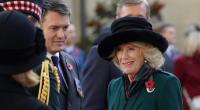 Herzogin Camilla trifft vor einer Schweigeminute zum Gedenken an die Kriegstoten am 