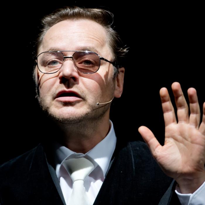 Was hat der Schauspieler mit seiner Filmfigur Rudolph Moshammer gemein?