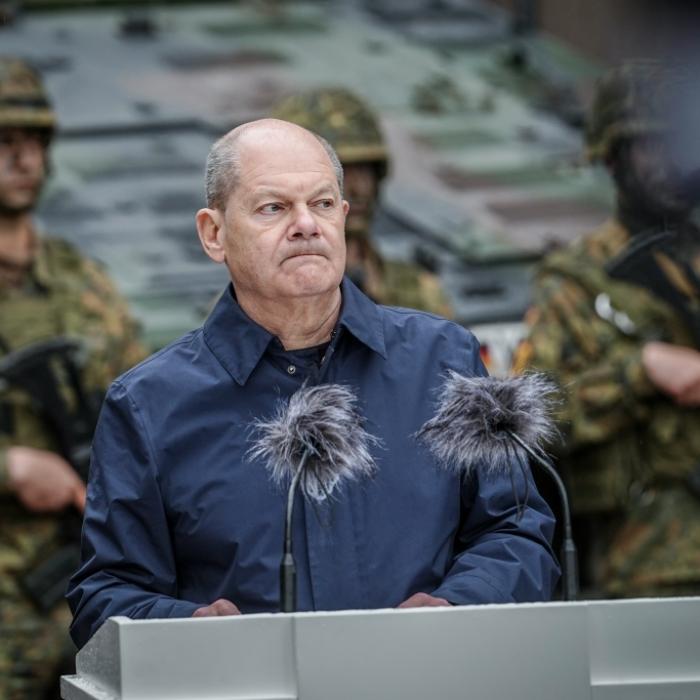 Bundeskanzler kassiert hämische Kommentare für neues Foto