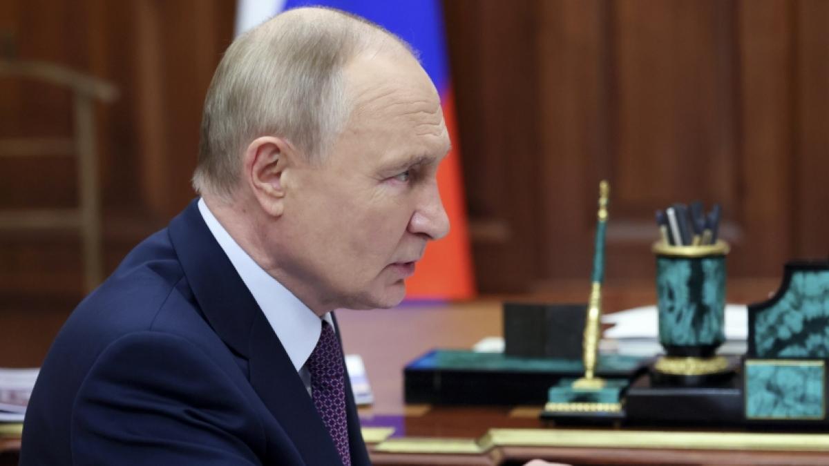 Hat Wladimir Putin einen fr&uuml;heren Vertrauten wegen seiner Flop-Rakete ausgeschaltet? (Foto)