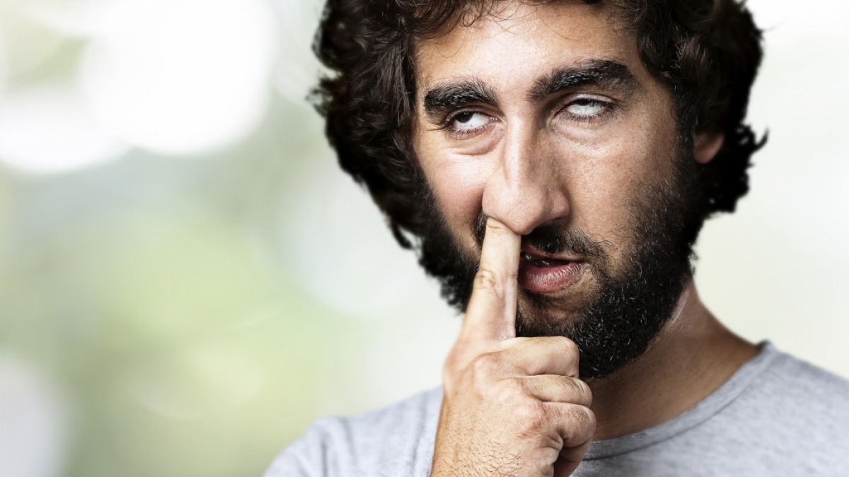 Ist das Bohren in der Nase sch&auml;dlich? (Foto)