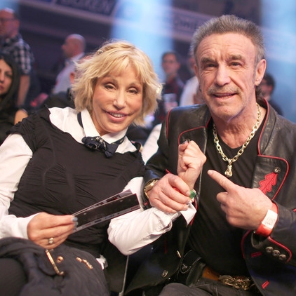 Nach dem Demenz-Schock! SIE steht der Boxlegende bei
