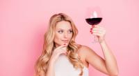 Sternzeichen und Alkoholgenuss: Laut astrologischer Sternzeichen-Typologie neigen einige Zeichen besonders dazu, zu tief ins Glas zu schauen.