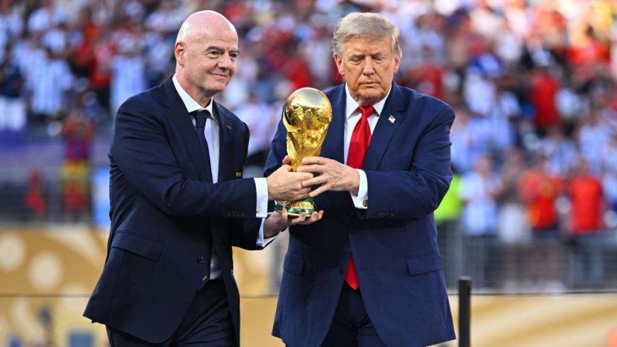 F&uuml;r FIFA-Chef Gianni Infantino und US-Pr&auml;sident Donald Trump hatte ZDF-Kommentator Oliver Schmidt nur eine bitterb&ouml;se Abrechnung &uuml;brig. (Foto)