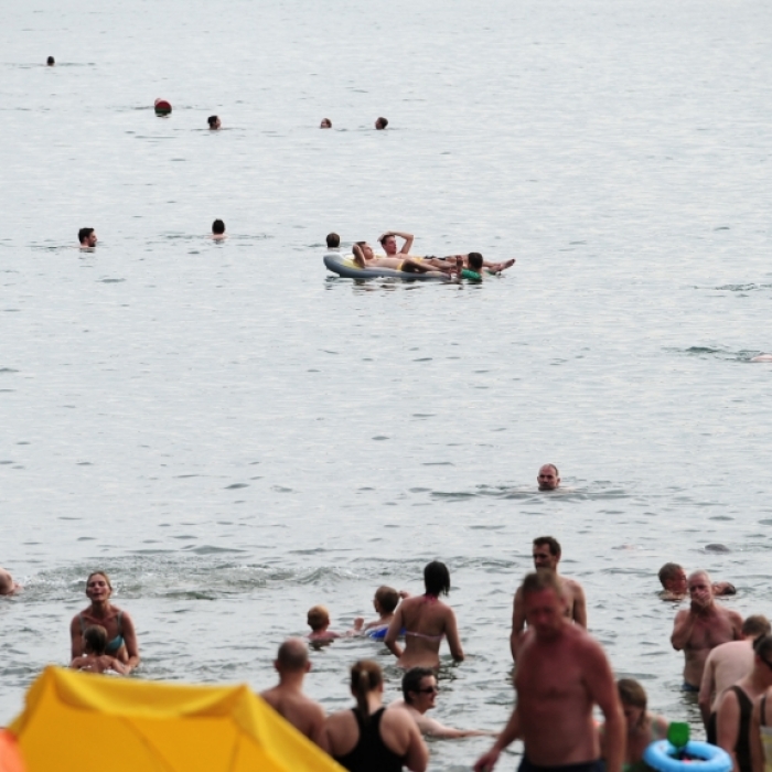 Ideale Wassertemperatur lädt zum Schwimmen in Berlin-Reinickendorf ein