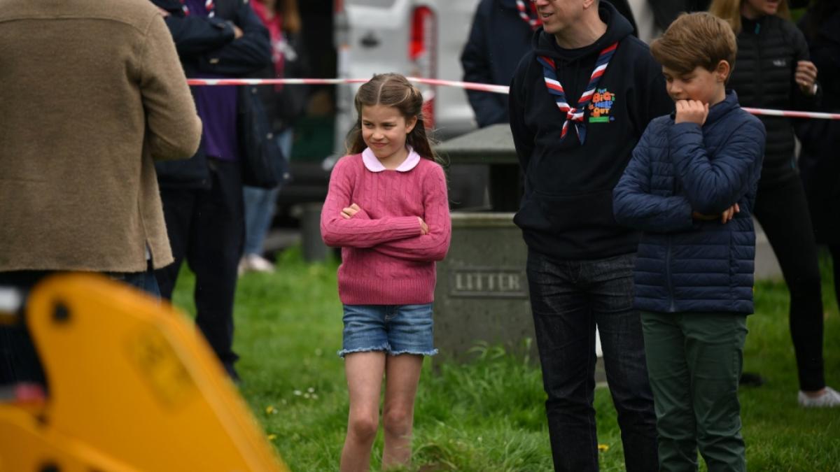 Prinzessin Charlotte und Prinz George besuchten f&uuml;r "The Big Help Out" eine Pfadfindergruppe und packten zusammen mit Mama Kate, Papa William und ihrem j&uuml;ngeren Bruder Prinz Louis beherzt an. (Foto)