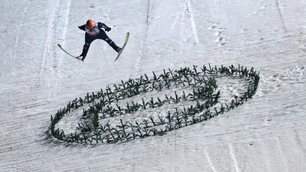 Die Vierschanzentournee 2023/24 bietet Wintersportfans zum Jahreswechsel packende Skisprung-Action. (Foto)