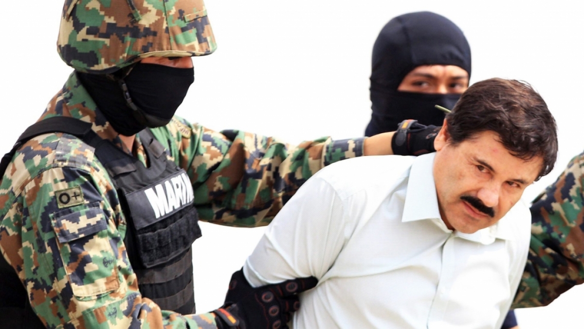 Drogenboss "El Chapo" bei seiner Festnahme. 2015 schaffte er es, aus dem Knast auszubrechen. (Foto)