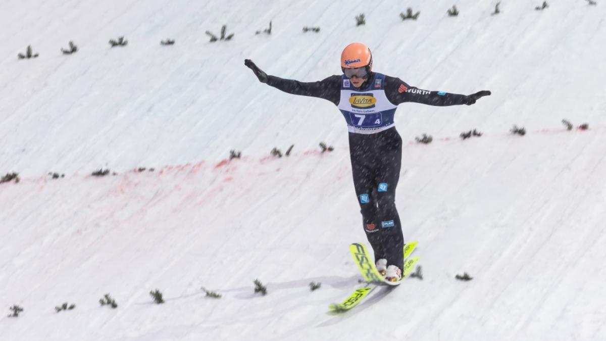 Kann Karl Geiger beim Skisprung-Weltcup in Engelberg zum ersten Saisonsieg fliegen? (Foto)