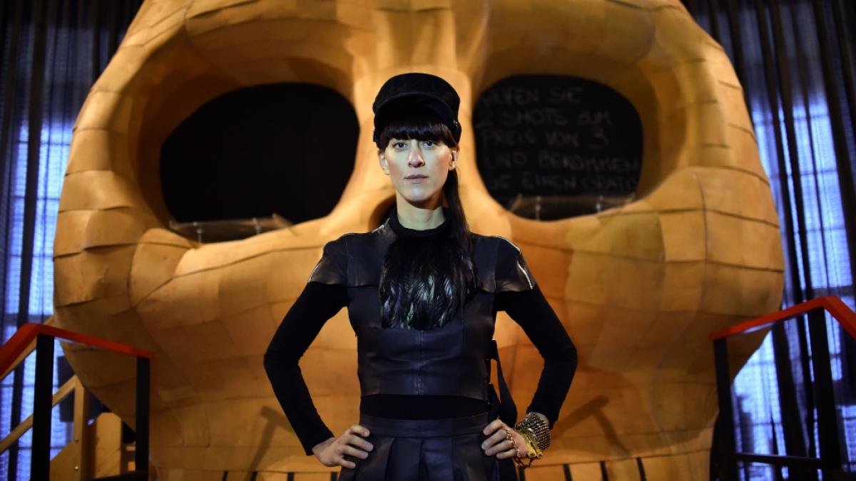 Die Berliner Designerin Esther Perbandt pr&auml;sentiert ihre Kollektionen als aufwendige Inszenierungen und hat damit weltweit Erfolg. (Foto)