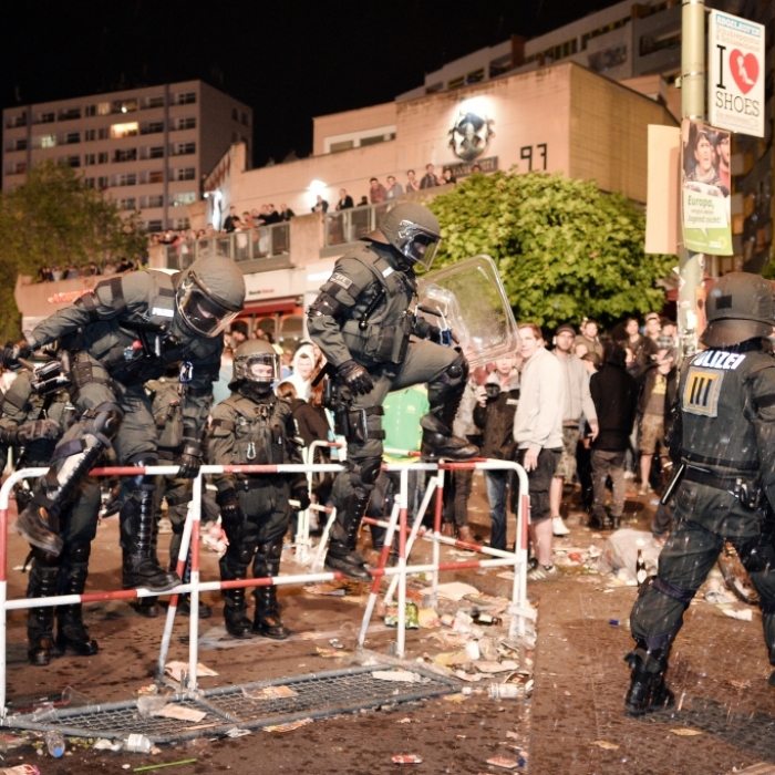 Mehrere Festnahmen bei Demos! Polizei zieht Bilanz