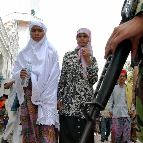 Polizistinnen müssen in Indonesien enthaltsam sein