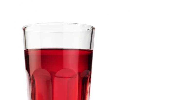 Stiftung Warentest wollte wissen, wie gesund rote Fruchtsäfte wirklich sind.