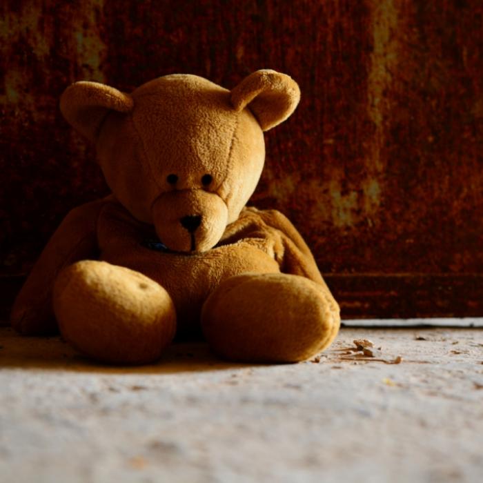 Pflegemutter beißt Mädchen (4) Lippe ab - Kind tot!