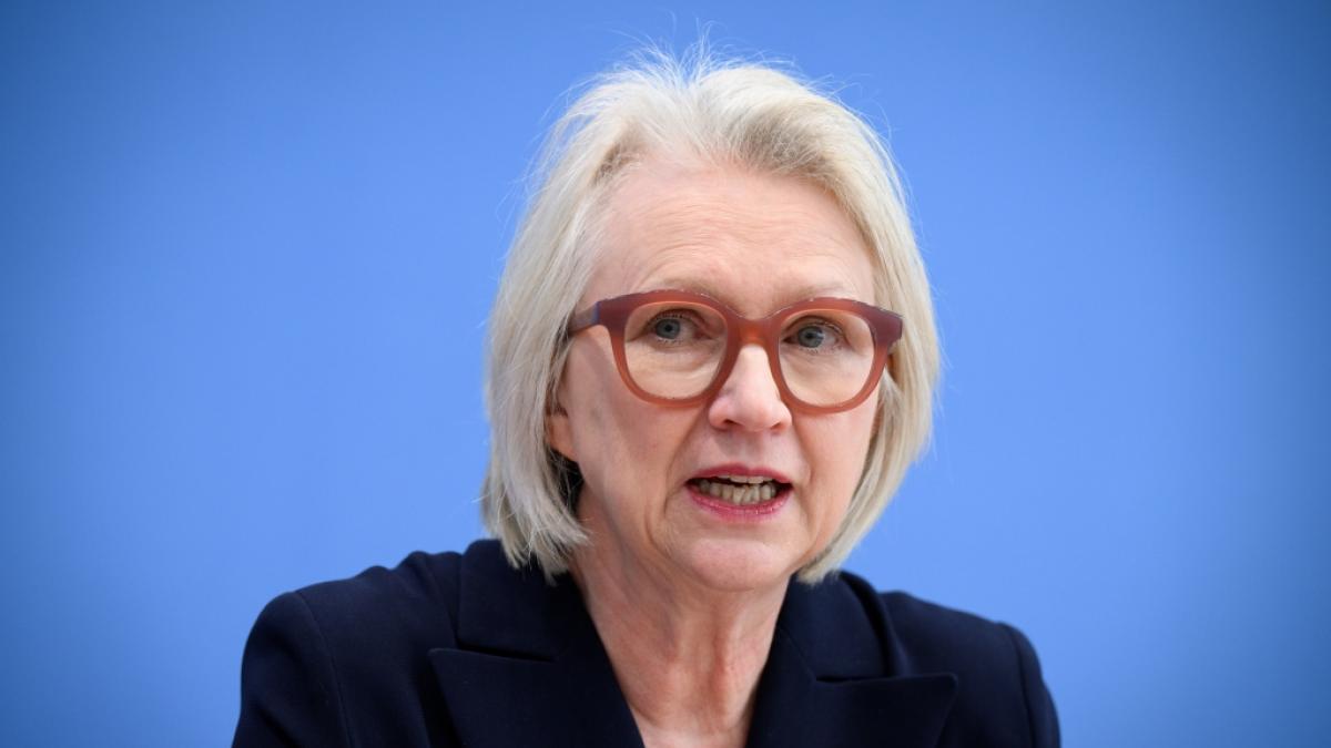 "Witschaftsweise" Monika Schnitzer schl&auml;gt einen Solidarit&auml;tszuschlag zur Unterst&uuml;tzung der Ukraine vor. (Foto)