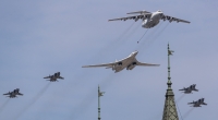 Die russische Luftwaffe (hier bei Proben für die Miltärparade am 