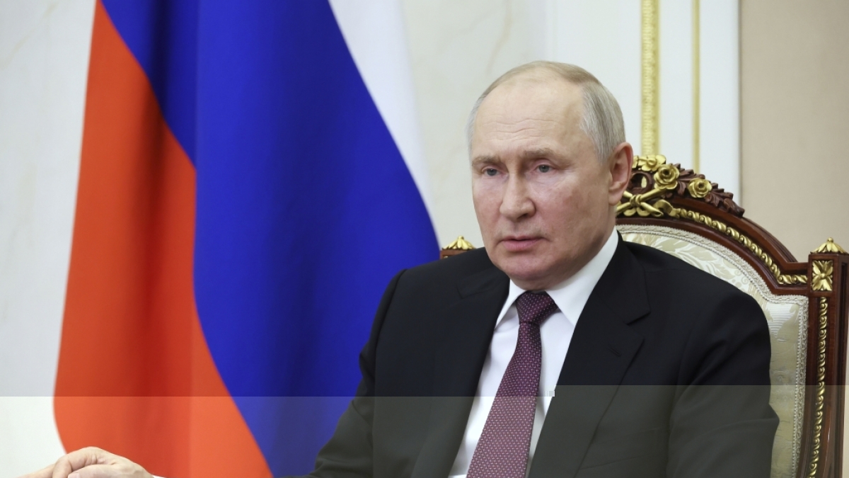 Wladimir Putins Soldaten r&auml;umen sich gegenseitig aus dem Weg. (Foto)