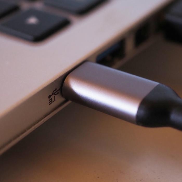 USB-C ist der neue, von der EU festgelegte Standard für Laptops und viele weitere Elektrogeräte.
