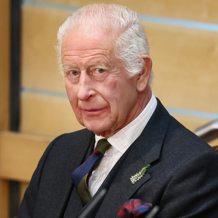 Royal unterbricht Krebsbehandlung - Mutet sich der Monarch damit zu viel zu?