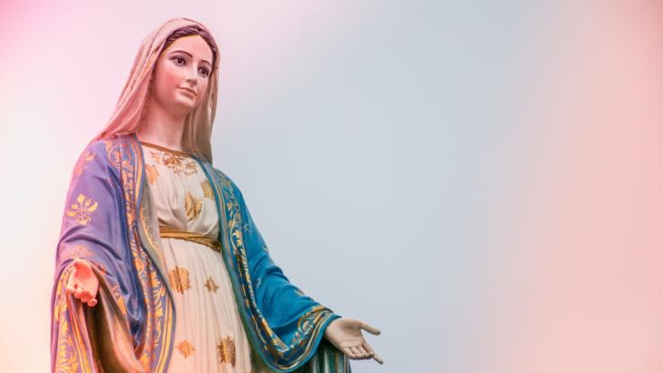 Gläubige wollen die heilige Jungfrau Maria über der Stadt gesehen haben.