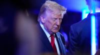 Donald Trump hatte wieder einmal Probleme, geradeaus zu laufen.