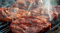 Wie gut sind abgepackte Schweinenackensteaks aus Supermarkt und Discounter wirklich?
