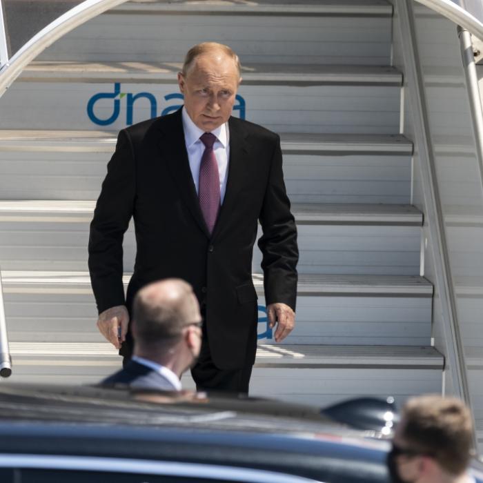 Evakuiert Putin seine Elite? Rätselhafte Flugbewegungen nach Dubai und Sibirien