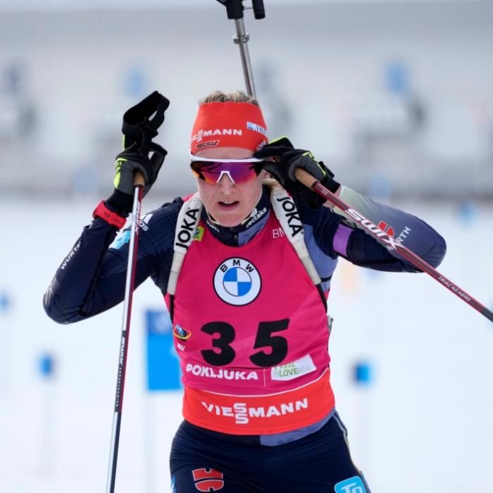Voigt wird im Massenstart Fünfte, Biathlet Strelow wird Achter