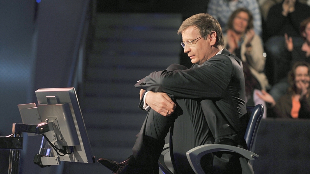 G&uuml;nther Jauch sitzt bei "Wer wird Million&auml;r?" fest im Stuhl. Wer es als Kandidat in die Sendung schaffen will, sollte bei der Bewerbung auf Einiges achten. (Foto)