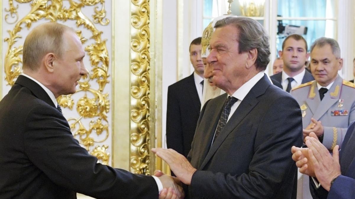 Gerhard Schr&ouml;der spricht nun in einem Interview von seinem Treffen mit Kreml-Chef Wladimir Putin. (Foto)