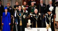 Bei Blick in die zweite Reihe bekommen Royals-Fans Schnappatmung: Lieutenant Commander Rob Dixon, Captain Ollie Plunket, and Major Jonathan Thompson (v.l.n.r.) folgen den Royals als Equerrys auf Schritt und Tritt.