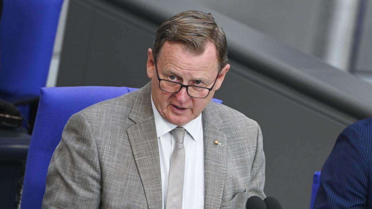 Bundestagsvizepr&auml;sident Bodo Ramelow (Linke) spricht sich f&uuml;r eine neue Nationalhymne und -flagge aus. (Foto)