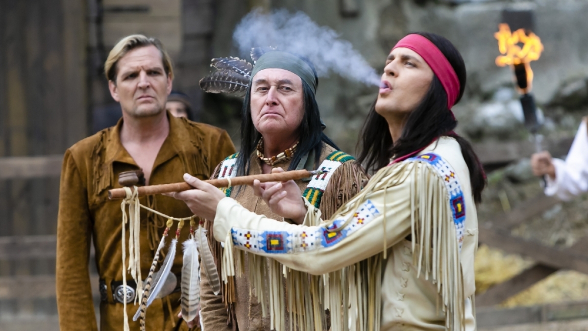 Alexander Klaws als Winnetou im Musical "Unter Geiern - Der Sohn des B&auml;renj&auml;gers" in Bad Segeberg. (Foto)
