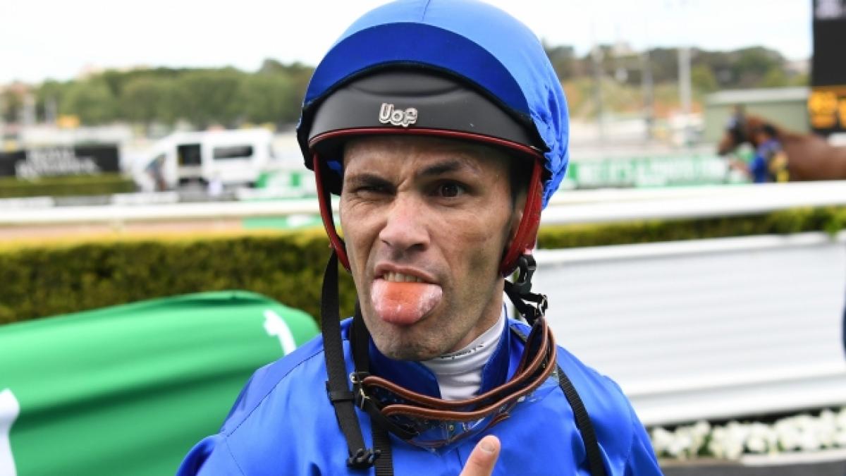 Der neuseel&auml;ndische Jockey Michael Walker erlebte beim Pferderennen von Pakenham (Australien) einen Horror-Unfall. (Foto)