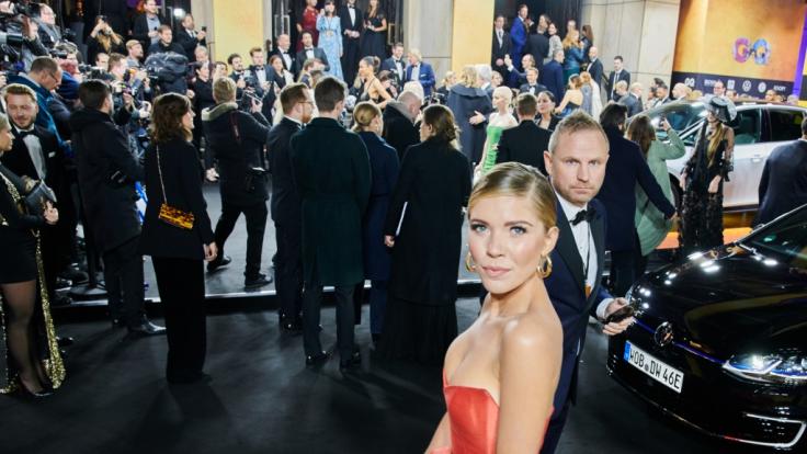 Victoria Swarovski trug ein Kleid von mark Bumgarner.
