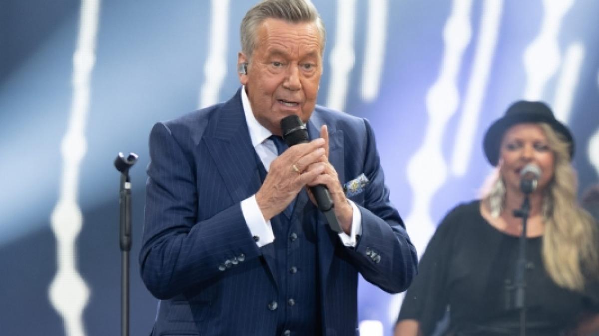 Roland Kaiser muss in der n&auml;chsten Zeit notgedrungen auf seine Background-S&auml;ngerin Christiane Eiben verzichten - die Musikerin hat eine betr&uuml;bliche Diagnose bekommen. (Foto)