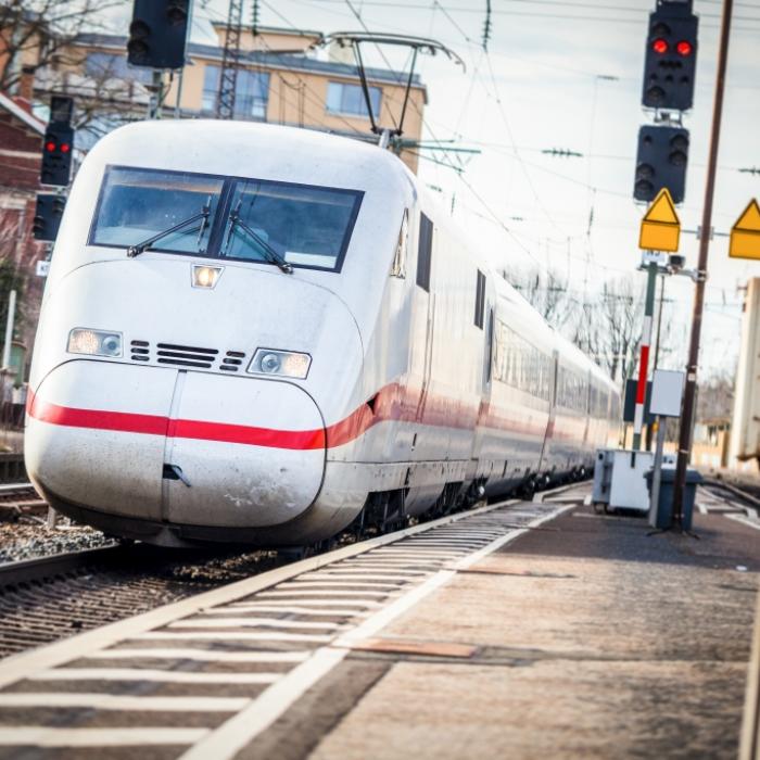 Zug-Selbstmord! Teenager (14) stirbt vor den Augen seiner Freunde