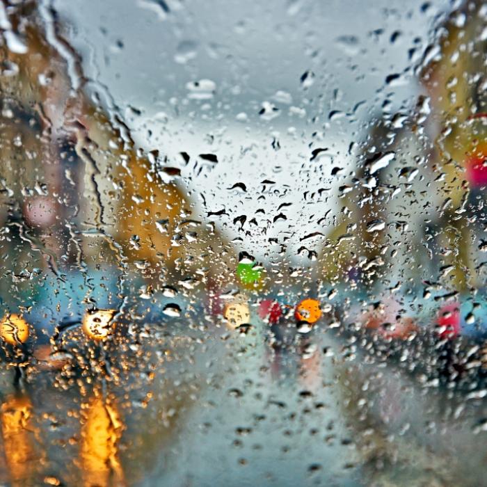 Sturmfront rollt über Deutschland! Wetterdienst warnt vor Dauerregen