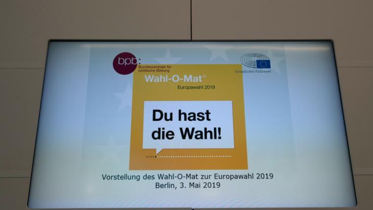 Der sogenannte Wahl-O-Mat darf nach einem Gerichtsurteil vorerst nicht weiter betrieben werden.