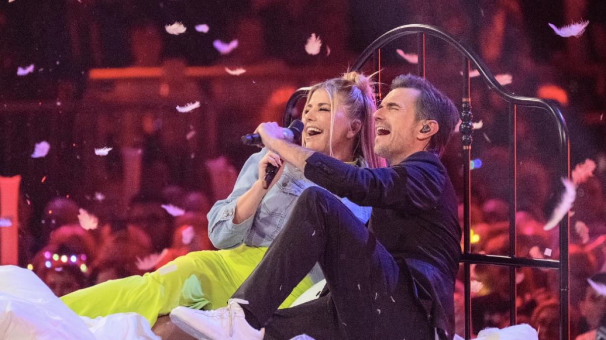 Beatrice Egli und Florian Silbereisen machten bei den "Schlagerchampions 2024" ihre "Bettgeschichte" publik. (Foto)