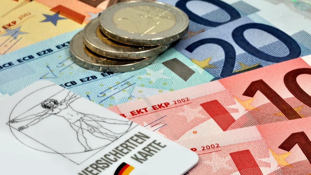 Viele Krankenkassen haben 2022 offenbar die Geh&auml;lter f&uuml;r ihre Vorst&auml;nde erh&ouml;ht. (Symbolfoto) (Foto)