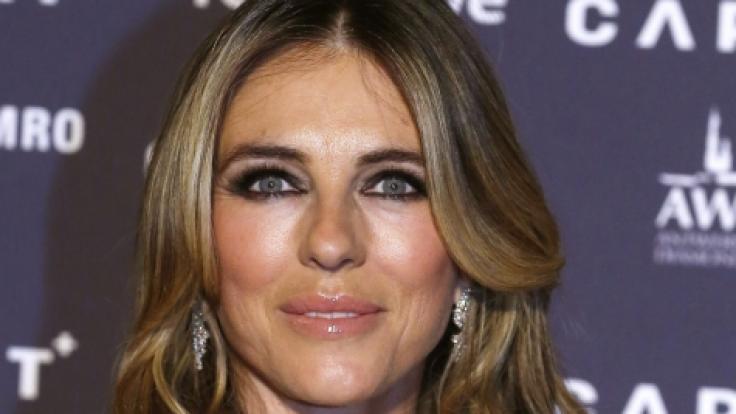 Ist auch über 50 noch verdammt heiß: Elizabeth Hurley.