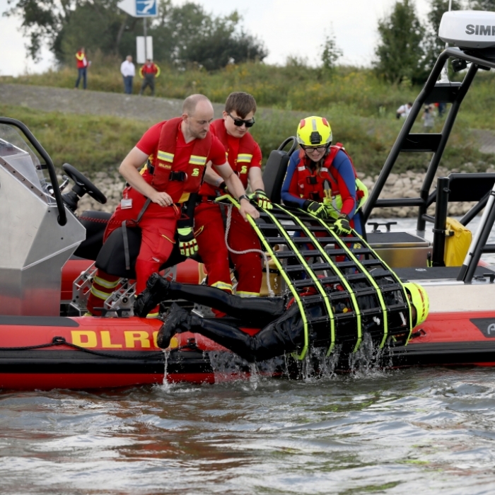 DLRG-Einsatz zur Rettung mehrerer Personen in Boppard