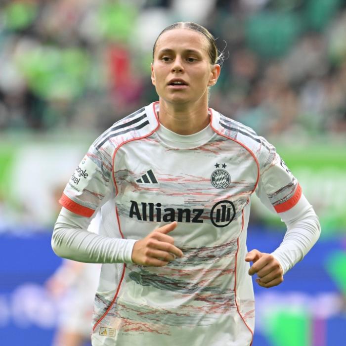 So lebt die Bayern-Spielerin nach Schlusspfiff mit ihrem Freund