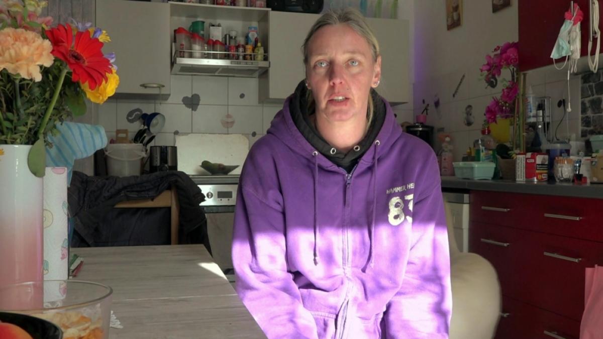 Nach vielen Untersuchungen wurde bei "Hartz und herzlich"-Liebling Katrin Rheuma festgestellt. Die chronische Gelenkentz&uuml;ndung ist nicht heilbar. (Foto)