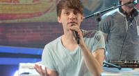 Lukas Nimscheck ist Sänger der Band Deine Freunde.