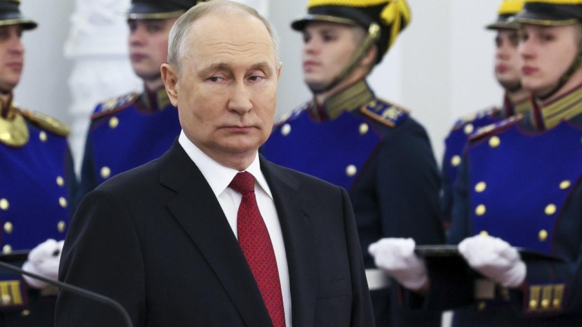 St&uuml;rzt Wladimir Putin &uuml;ber den fallenden Rubel? (Foto)
