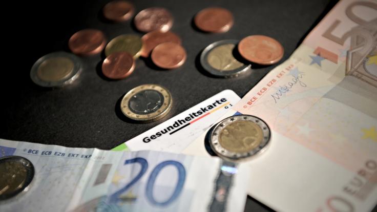 Gesetzlich Versicherten steht 2019 eine Milliarden-Entlastung bei Krankenkassen-Beiträgen ins Haus.