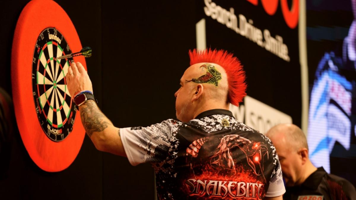 Das Darts-Jahr 2024 h&auml;lt ein Highlight nach dem anderen bereit - nat&uuml;rlich sind auch die Darts-WM, die UK Open oder die Premier League of Darts mit dabei. (Foto)
